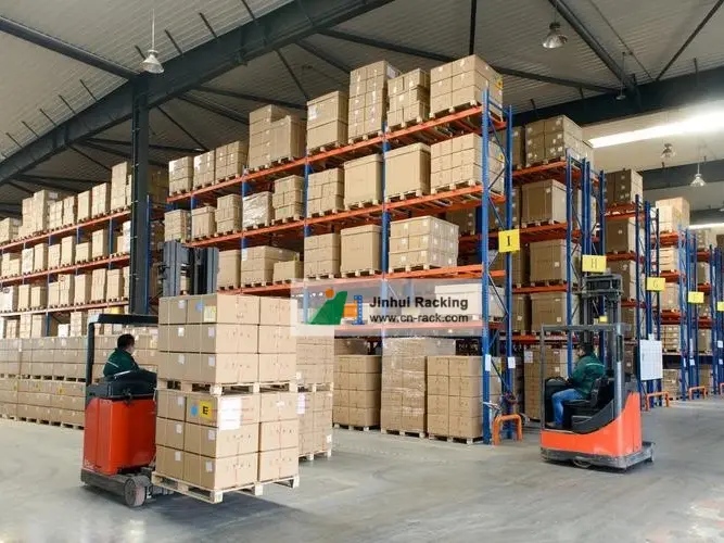Bagaimana perbandingan antara rak palet dua lapis (double-deep pallet racking) dan rak palet sele...